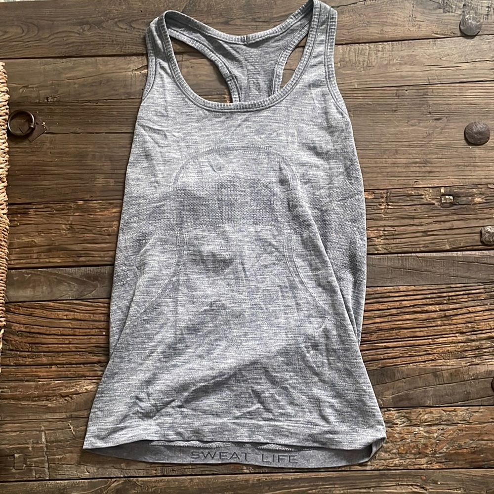 Lululemon tank top